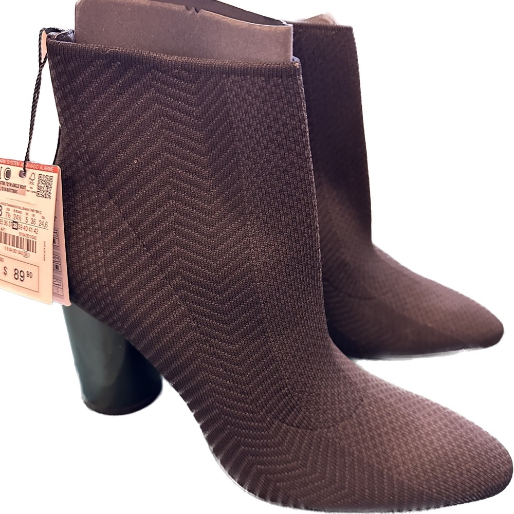 *Brand New Zara Heel Boots